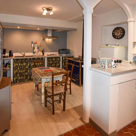 Dans Maison De Village